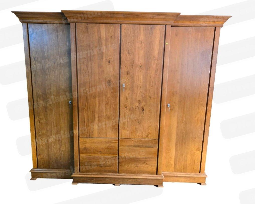 The Monarch Wardrobe image 1